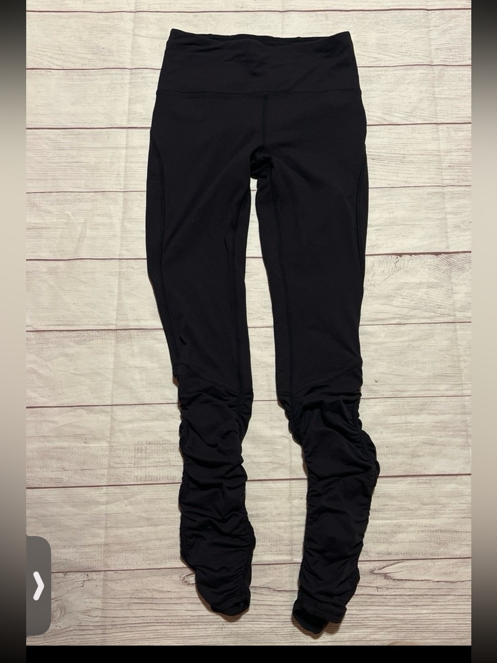 Lululemon ready to rulu leggings featuring a scrunch-calf or ruched size 6